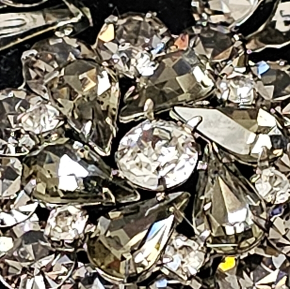 WEISS 3 PIECE SET CLIP EARRINGS AND PIN. - Picture 3 of 7